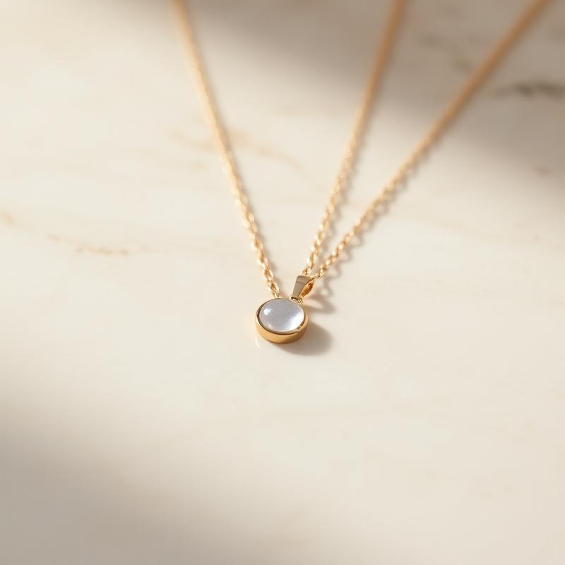 The Luna Pendant
